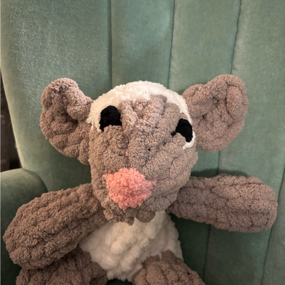 Lamb snuggler